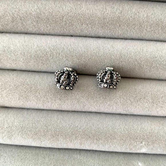 🌟3for$50🌟 Earing studs - Crown - Picture 1 of 3